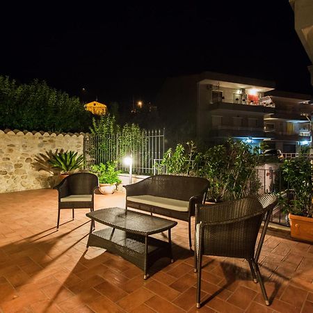 مبيت وإفطار كانديلا A Casa Nostra Residenza Di Charme المظهر الخارجي الصورة