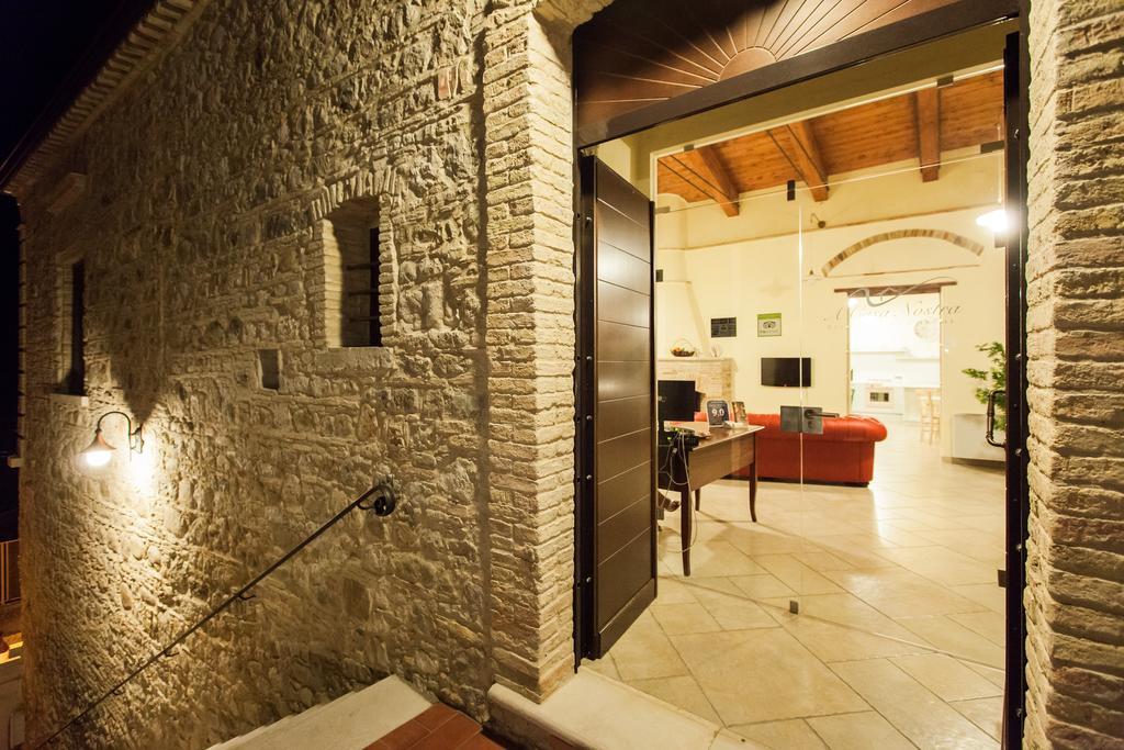 مبيت وإفطار كانديلا A Casa Nostra Residenza Di Charme المظهر الخارجي الصورة