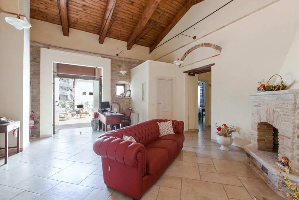 مبيت وإفطار كانديلا A Casa Nostra Residenza Di Charme المظهر الخارجي الصورة