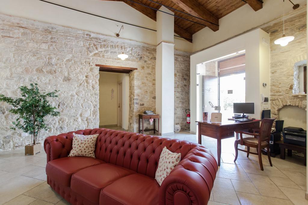 مبيت وإفطار كانديلا A Casa Nostra Residenza Di Charme المظهر الخارجي الصورة